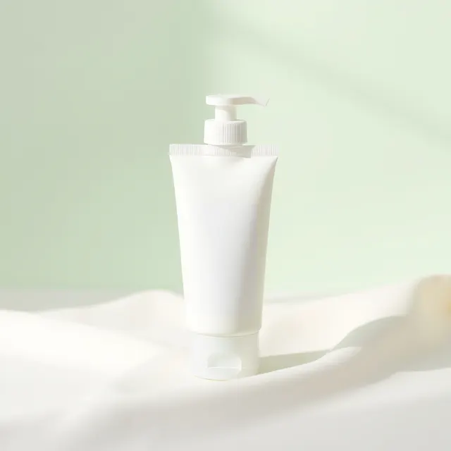Illustration of La Roche-Posay Anthelios Ultra-Light Fluid Mineral Face Sunscreen SPF 50